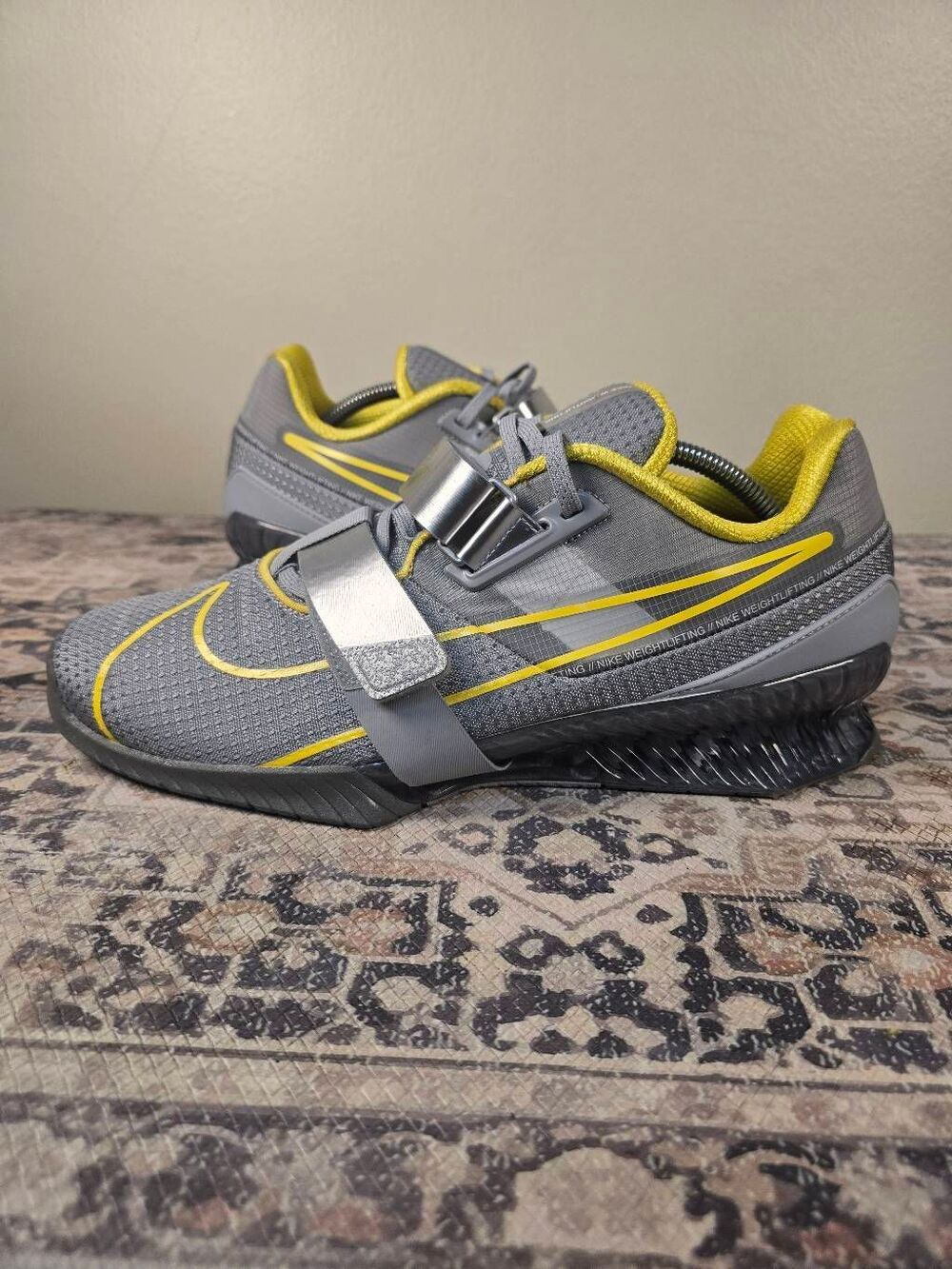 Nike Romaleos 4 SE Weightlifting Shoes Wolf Grey Yellow Men’s Size 12.5